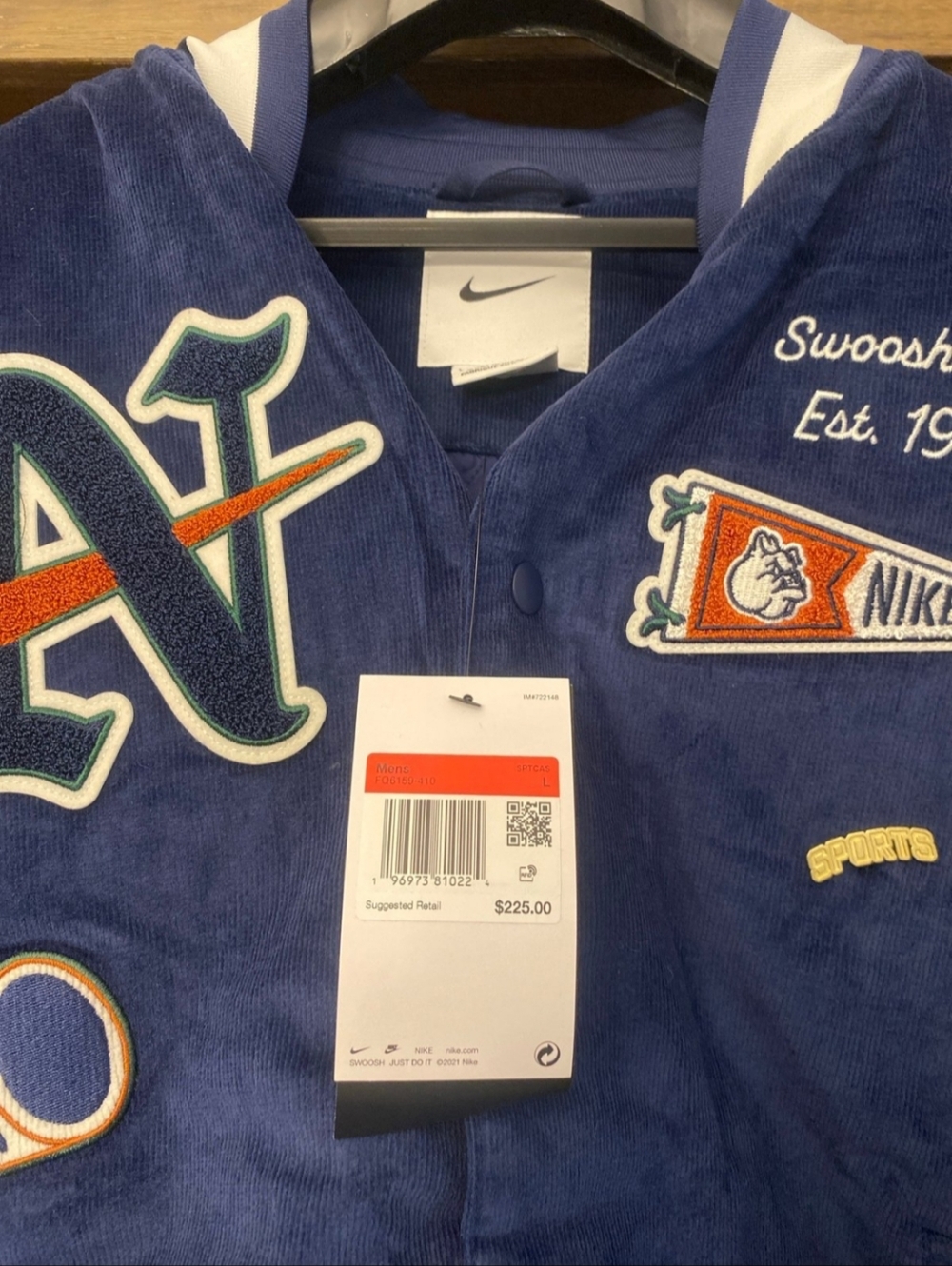 Nike Varsity Therma Fit Corduroy Bomber Jacket - Picture 3 of 4
